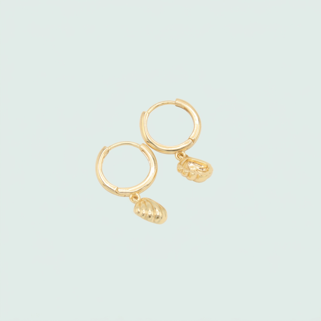 Arete de Grapa de Goldfilled con Diseño de Concha Colgante mod. 1249