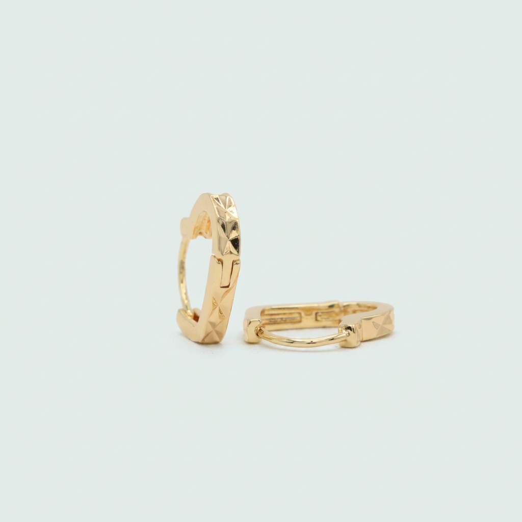 Arete de Grapa de Oro Laminado con Diseño de Corazón Facetado mod. 1251