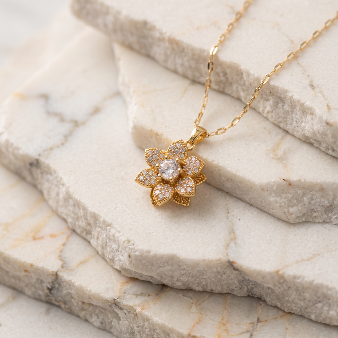 Gargantilla de Oro Laminado  de Pascua con Zirconia Blanca Giratorio mod.1568