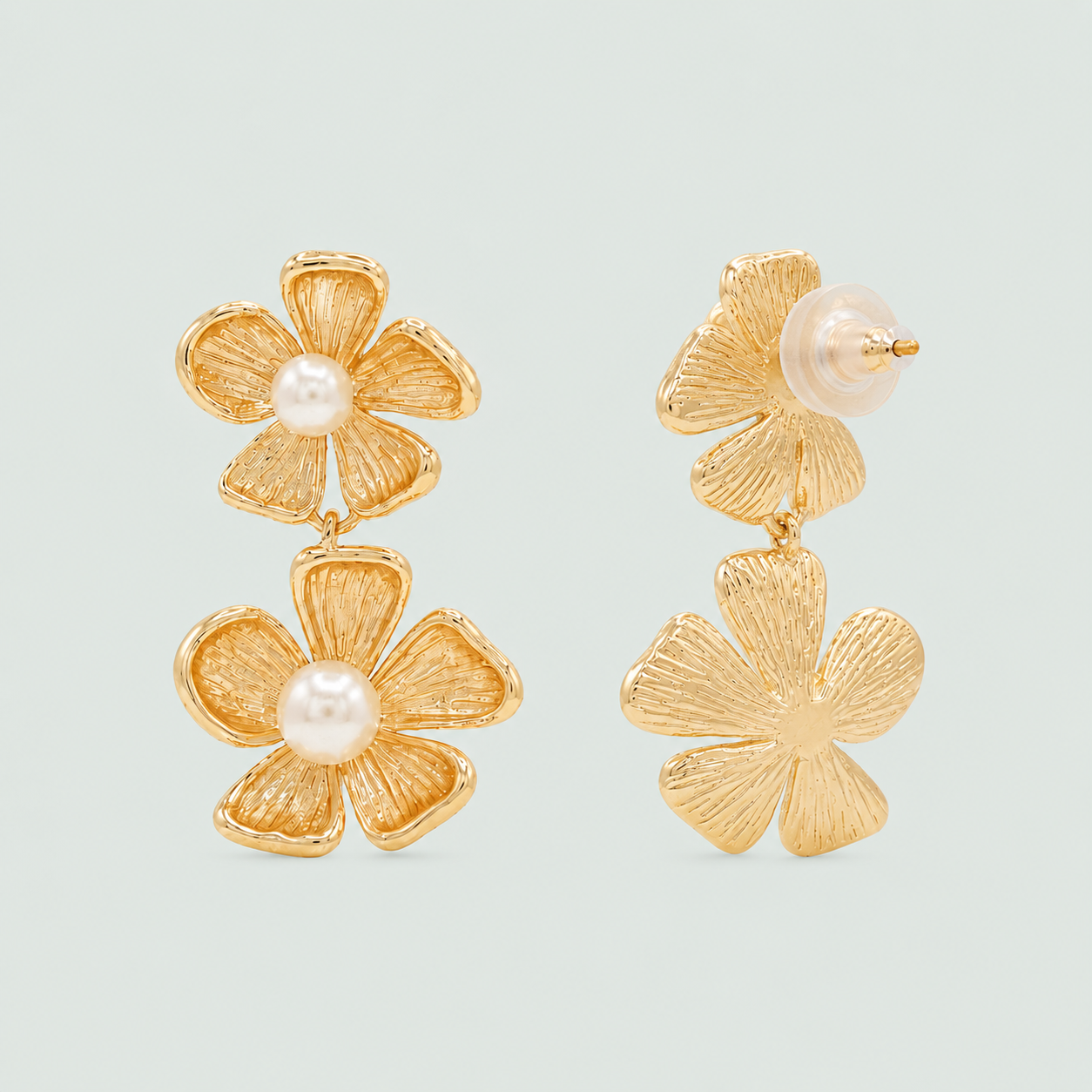Arete de Oro Laminado con Diseño de Doble Flor Colgante Chico y Perla mod. 1413