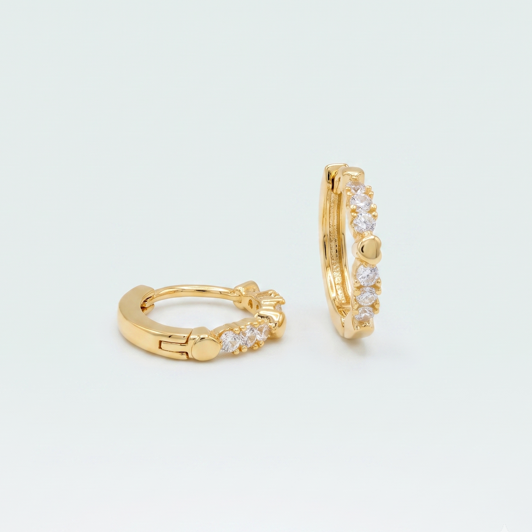 Grapa de Goldfilled con Diseño de Corazones y Zirconias Chico mod. 1388