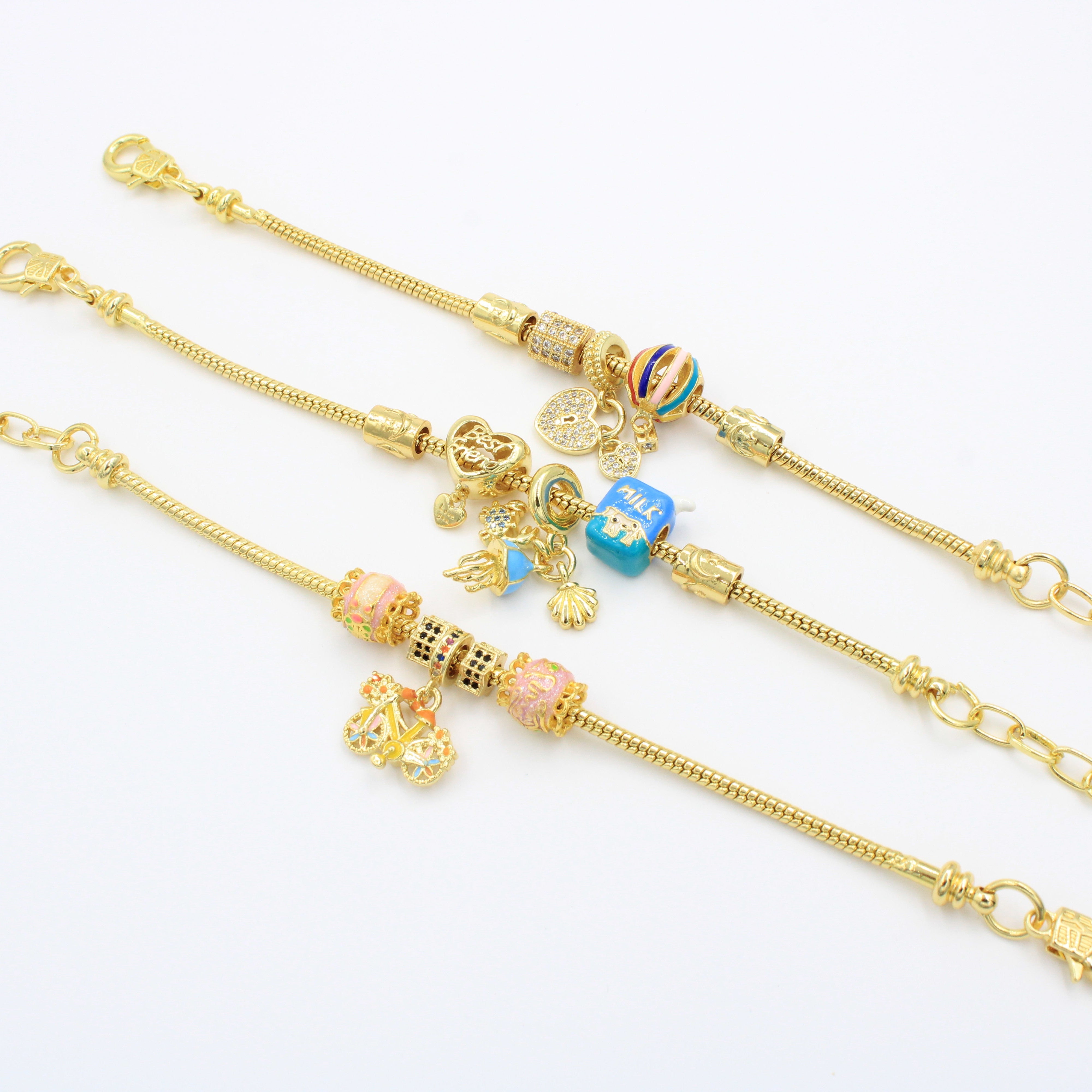 Paquete Pulseras 3pz con Dijes Fancy mod. 13013