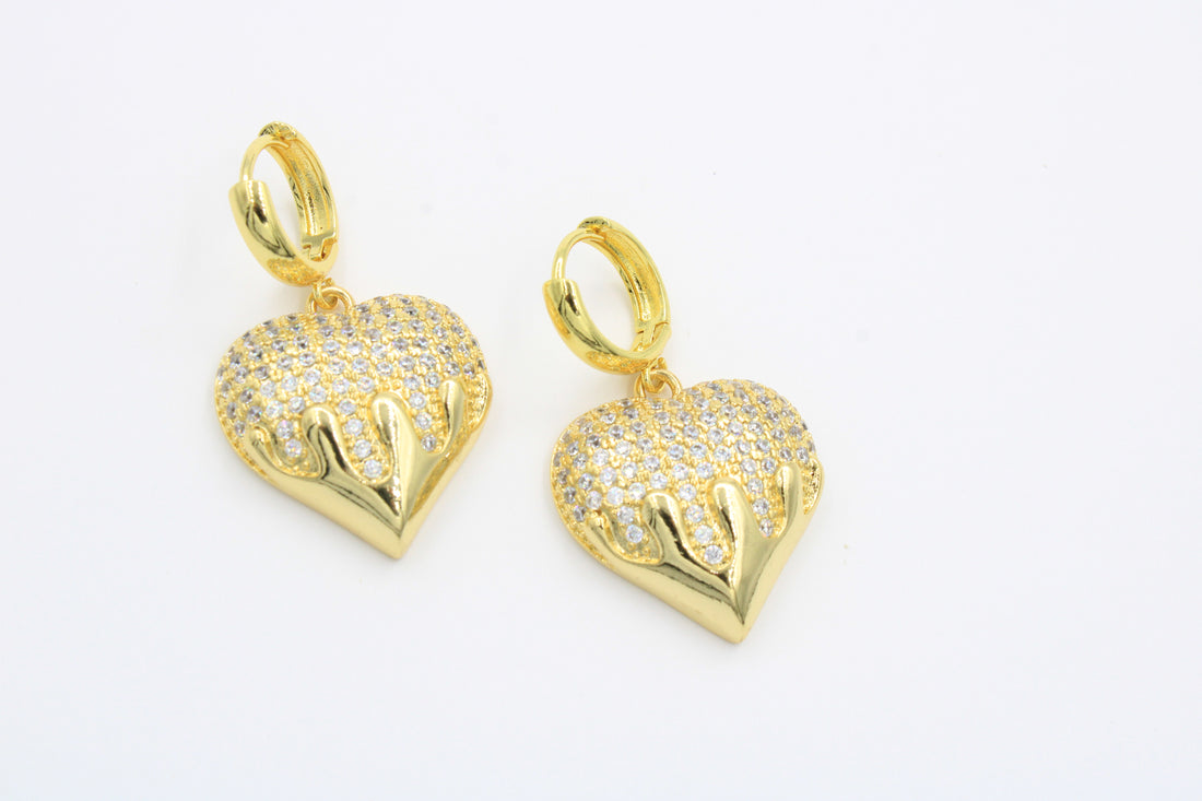 Paquete Grapas de Goldfilled 3pz Corazones y Zirconias mod. 10010