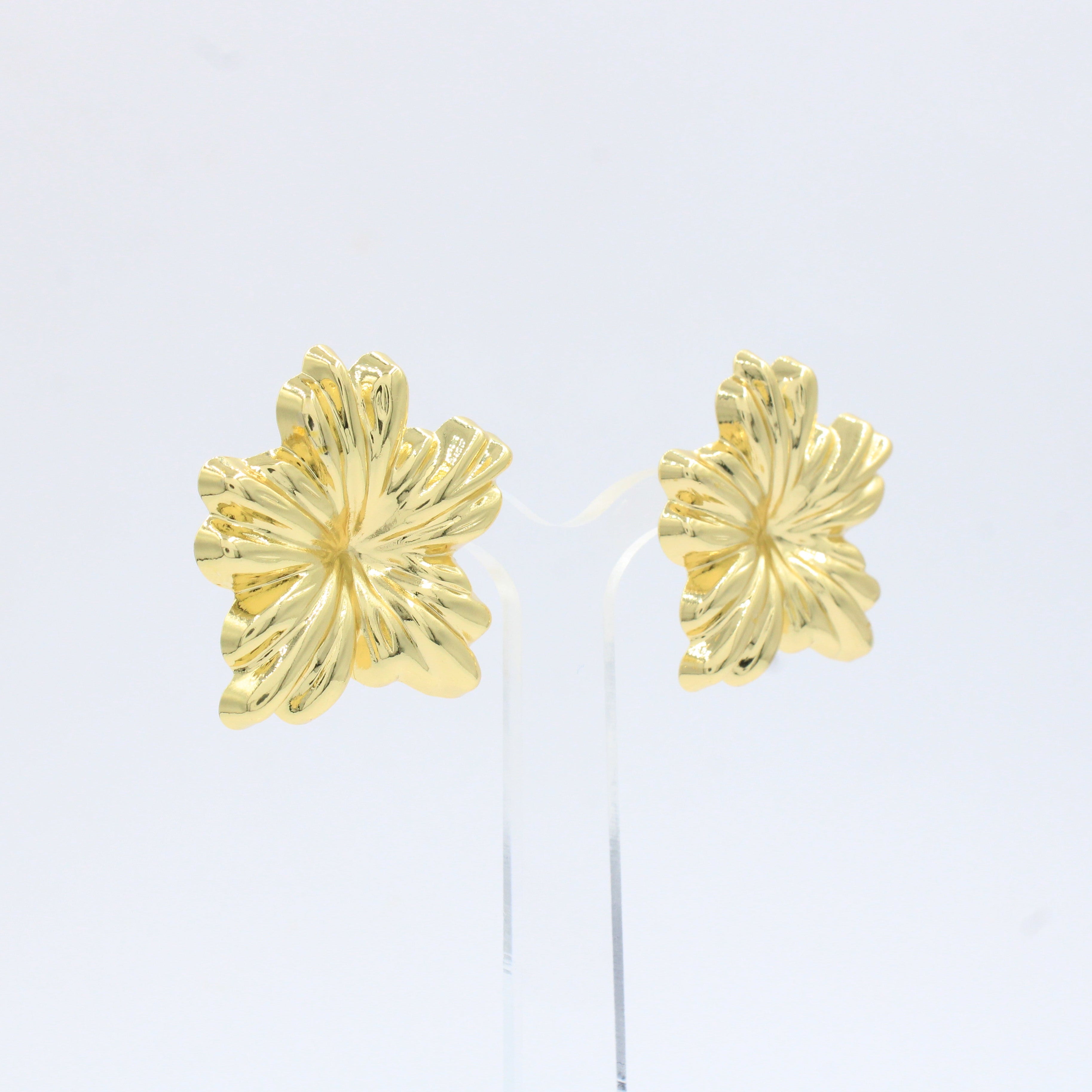 Arete de Goldfiled Flor Pétalos Curvados mod. 3067