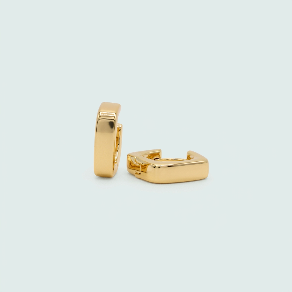 Arete de Grapa de Goldfilled con Diseño de Cuadro Elegante mod. 1262