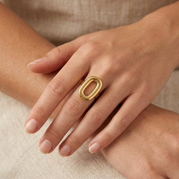 Anillo de Goldfilled Cuadrado en Tendencia mod. 6067