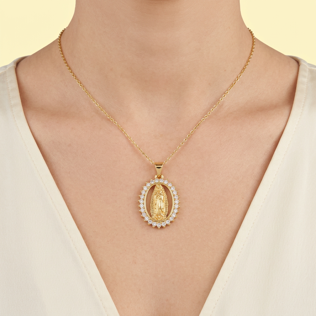 Medalla de Goldfilled  con Diseño de la Virgen de Guadalupe Oval Hueco con Zirconia mod. 1279