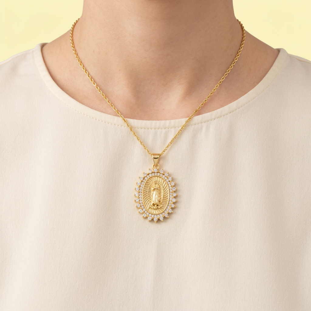 Medalla de Goldfilled Con Diseño de la Virgen de Guadalupe y Zirconia mod. 1280
