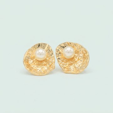 Arete de Goldfilled con Diseño de Concha y Perla mod. 1134