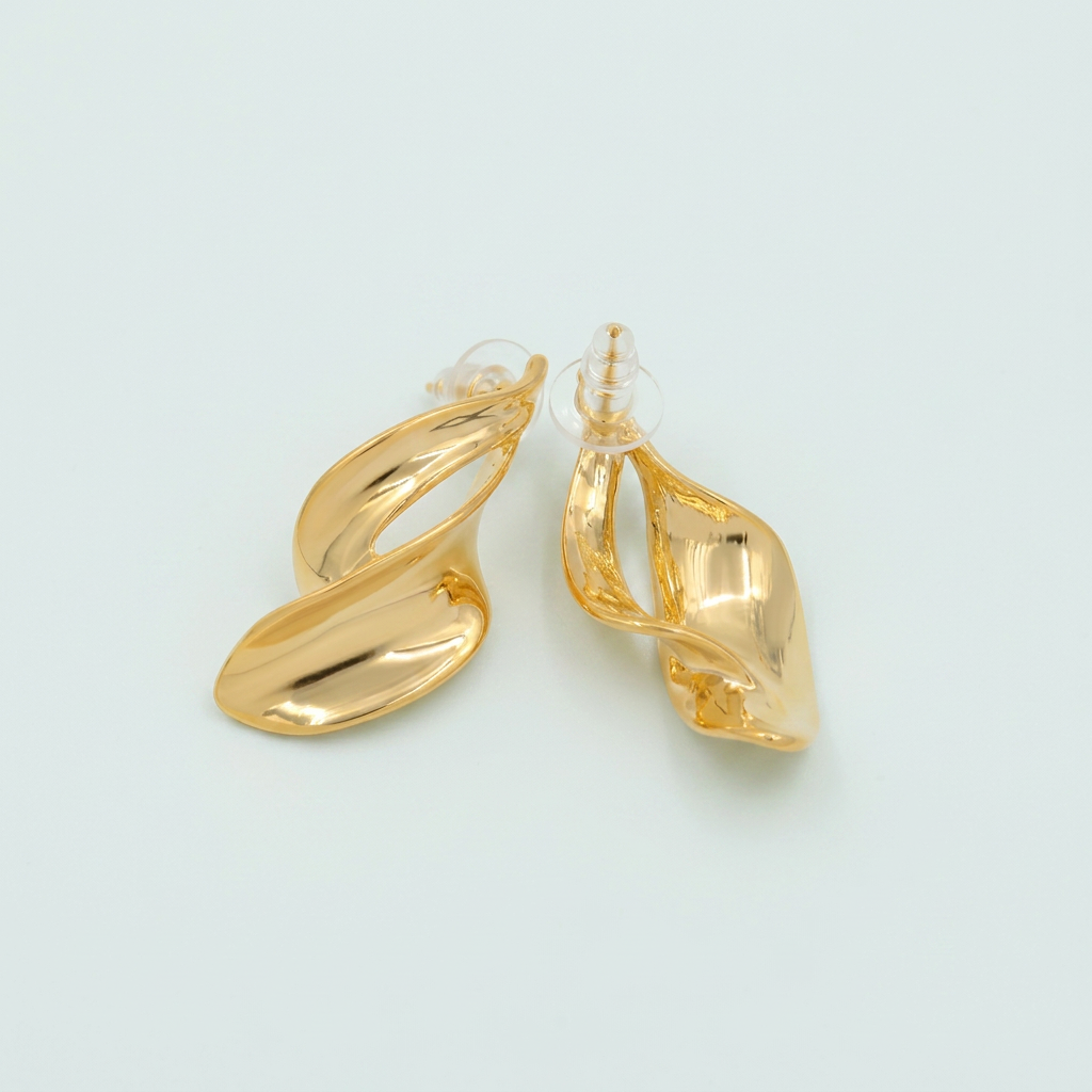 Arete de Oro Laminado de Diseño Brillante mod. 3090