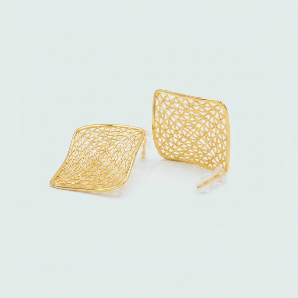 Arete de Goldfilled Cuadrado Grande con Diseño Calado mod. 1222