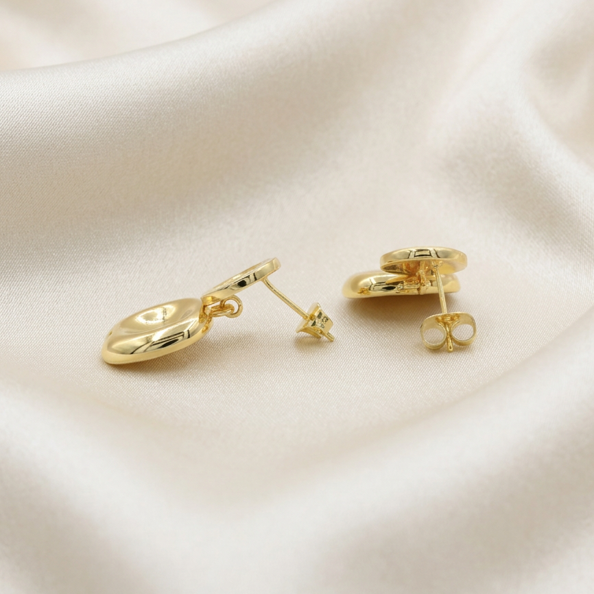 Arete de Goldfilled Elegante con Diseño Cuadrado y Acabado Nacar mod. 3111