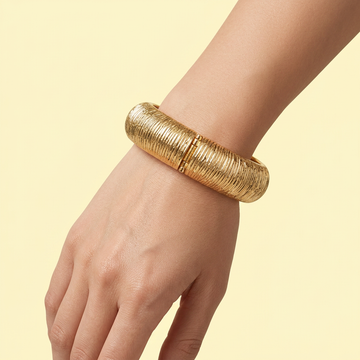 Aro de Goldfilled clasico con diseño de dona con rayas  mod. 1293