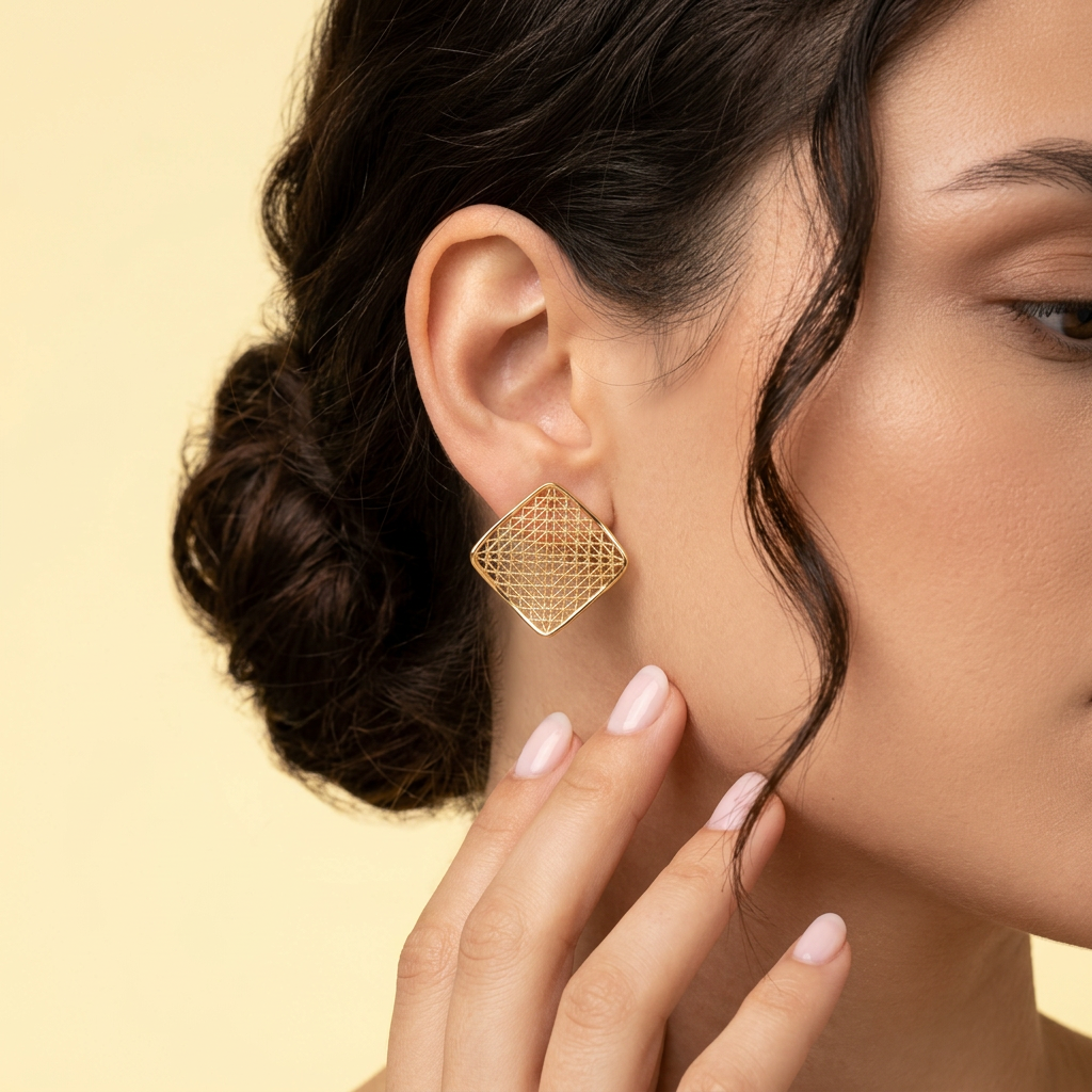 Arete de Goldfilled Cuadrado Grande con Diseño Calado mod. 1222
