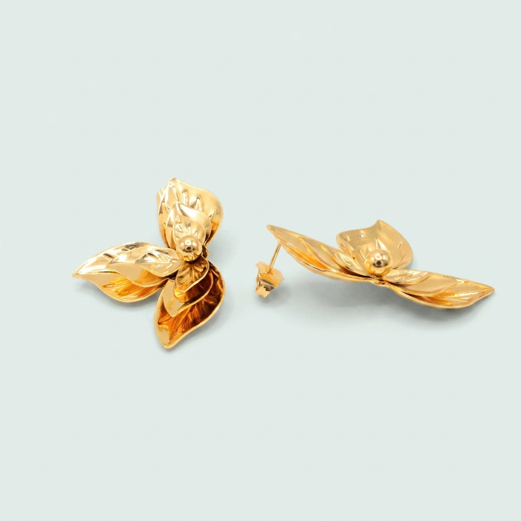 Arete de Oro laminado Con Diseño de Media Flor de Pascua mod. 1457