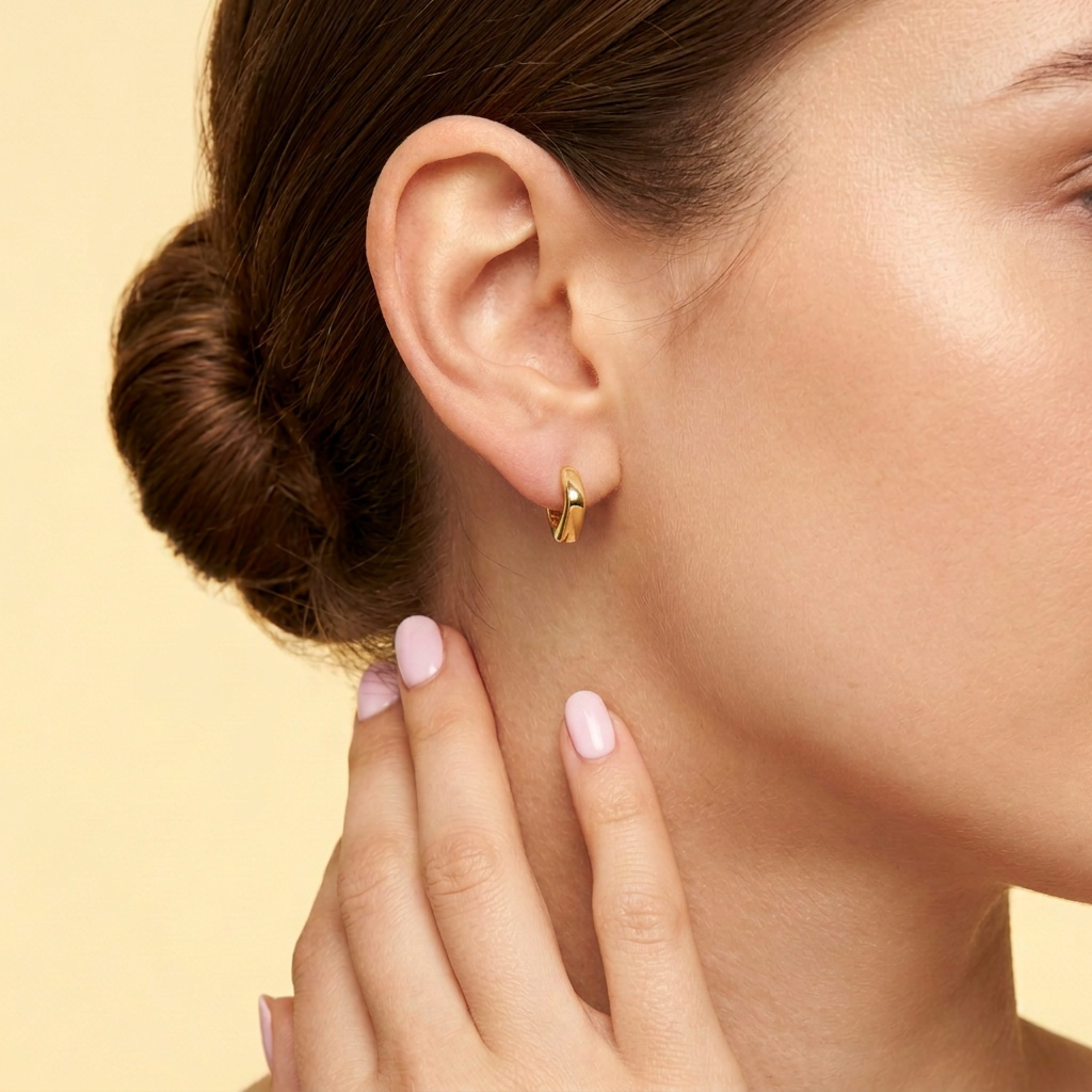 Arete de Grapa de Goldfilled con Diseño de Cuadro Elegante mod. 1262