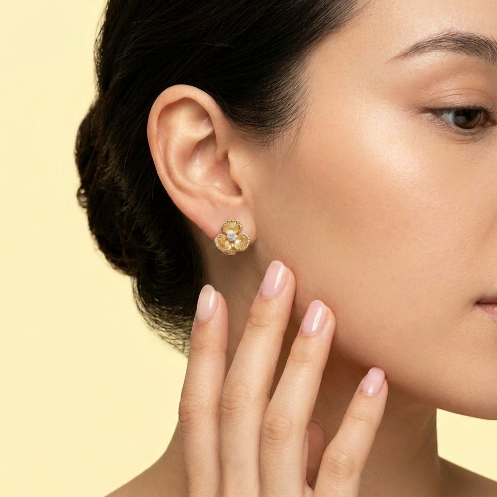 Arete de Goldfilled Con Diseño de Flor con Tres Petalos y Zirconia mod. 1226
