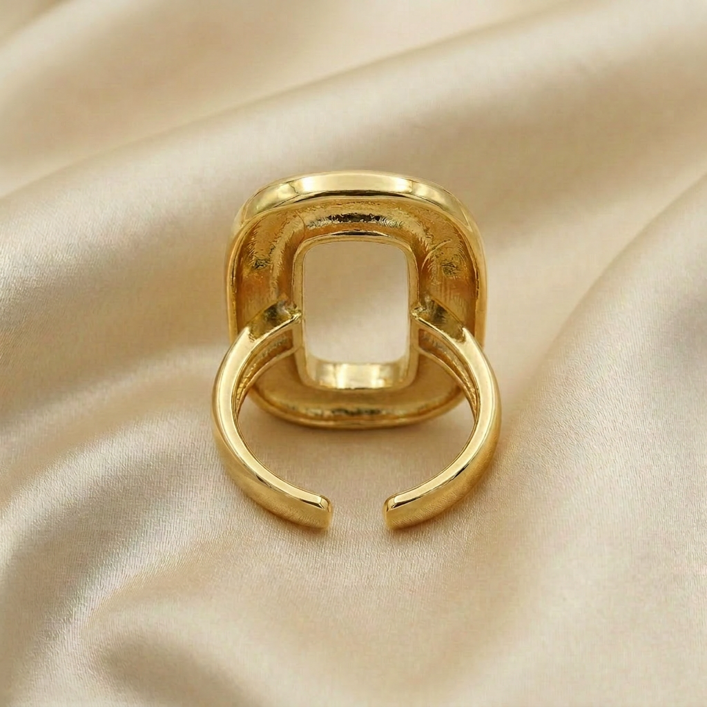 Anillo de Goldfilled Cuadrado en Tendencia mod. 6067