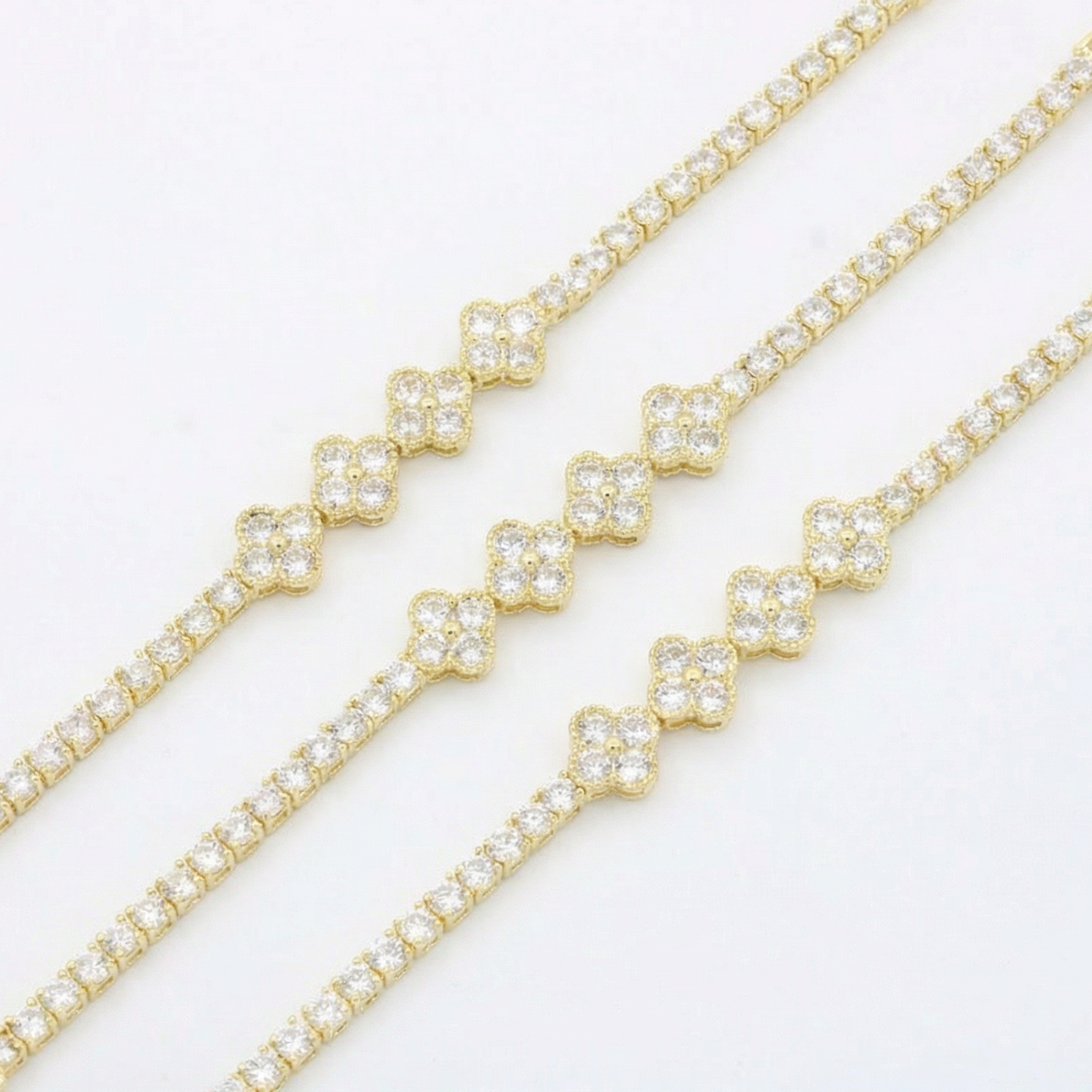 Paquete 3pz Pulsera Goldfilled Trébol Blanco mod. 13030