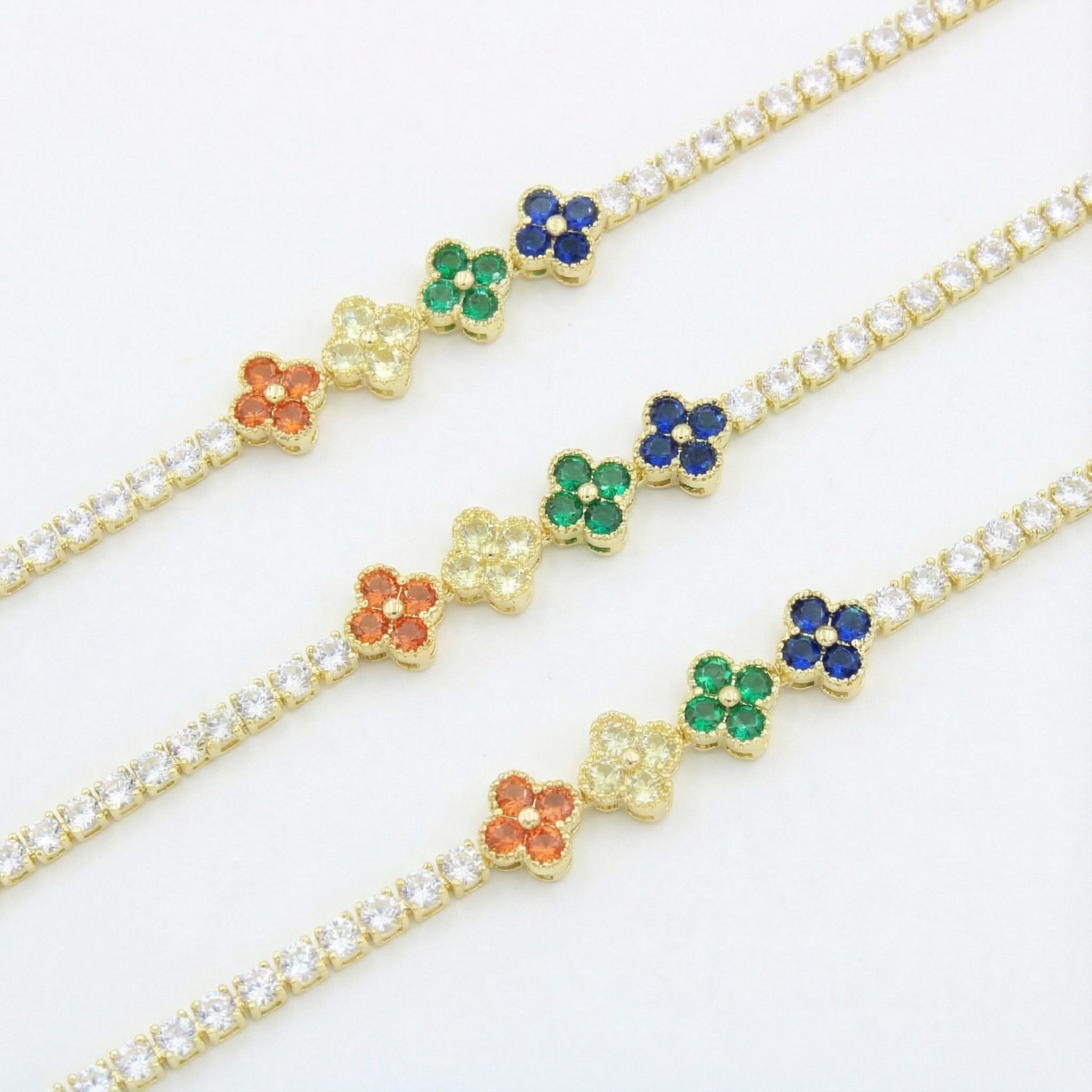 Paquete 3pz Pulseras Goldfilled Trébol de Colores mod. 13025