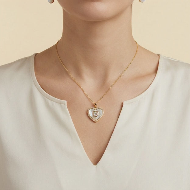 Dije de Goldfilled con Diseño de Corazón Madre Perla y Zirconia Central mod. 1332