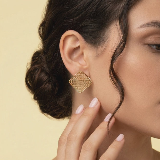 Arete de Goldfilled Cuadrado Grande con Diseño Calado mod. 1222