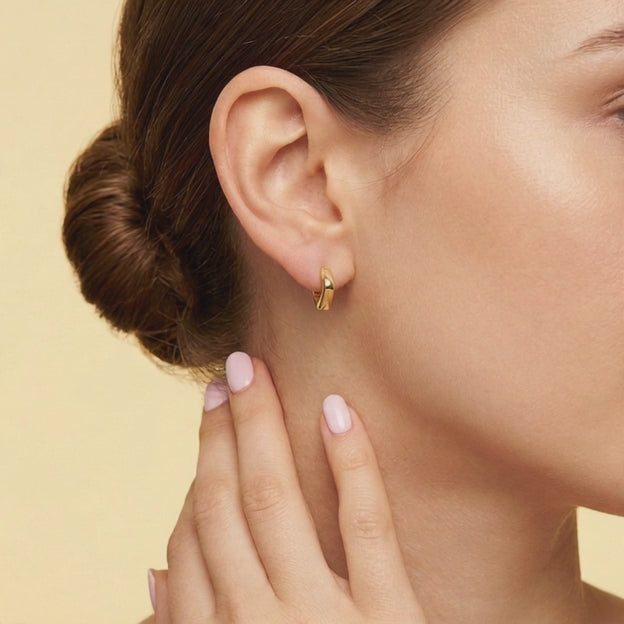Arete de Grapa de Goldfilled con Diseño de Cuadro Elegante mod. 1262