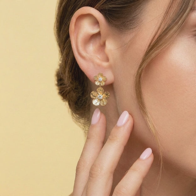 Arete de Oro Laminado Doble Flor Colgante Grande y Zirconia mod. 1412